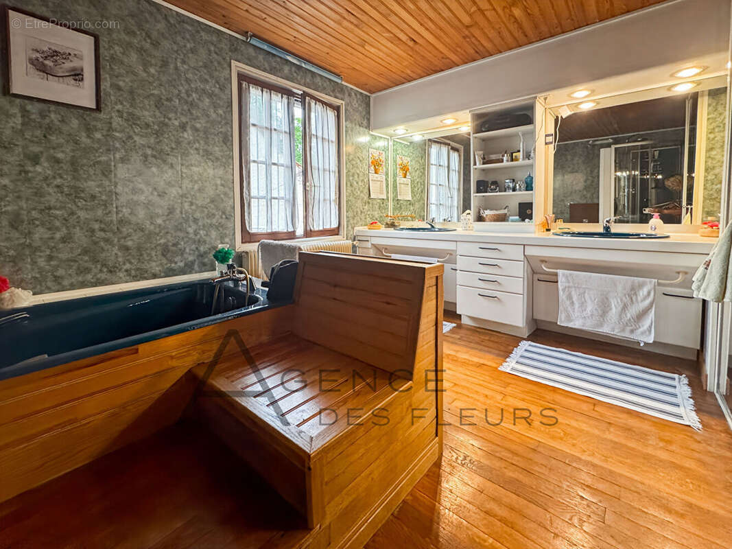 Maison à TOURVILLE-LA-RIVIERE