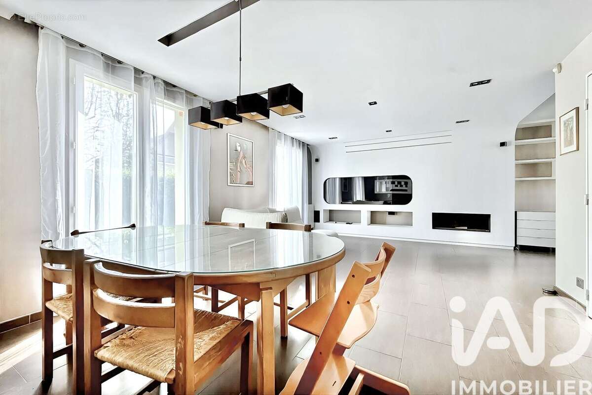 Photo 2 - Maison à BUSSY-SAINT-GEORGES