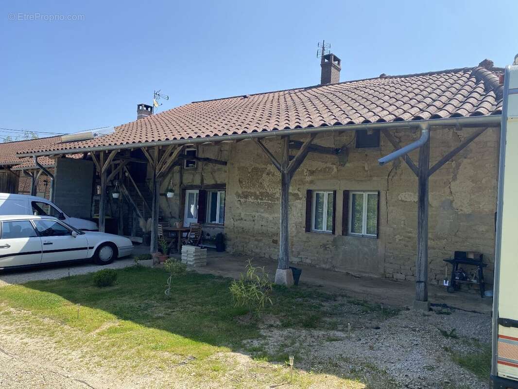 Maison à ROMENAY