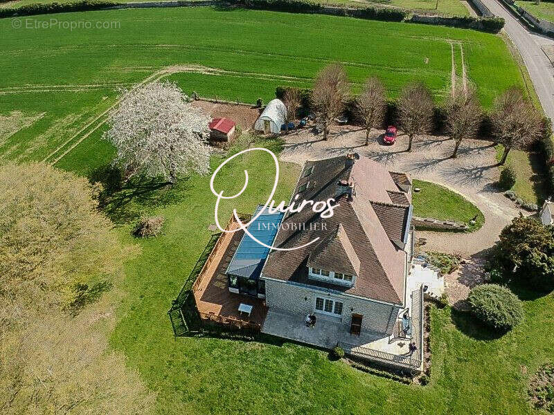 Maison 303 m² à Mondonville-Saint-Jean  - photo 2