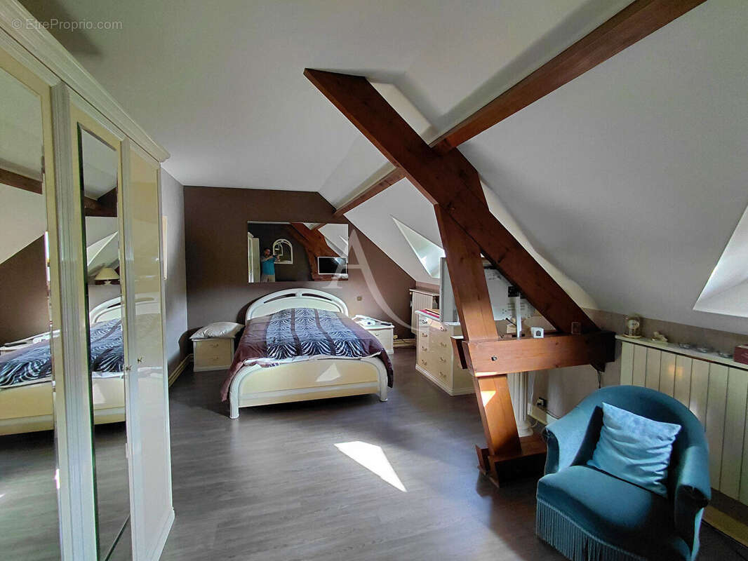 Cormeilles en Parisis , maison 140 M² et grande dépendance - photo 5