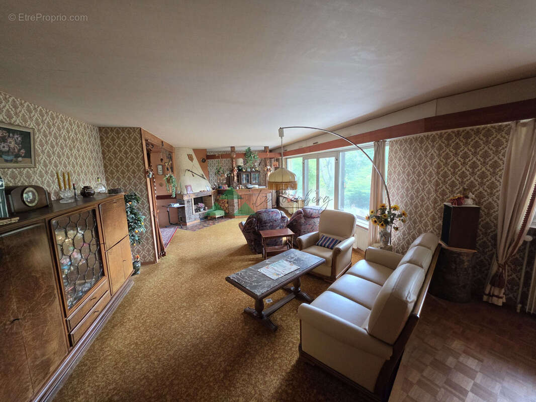 Grande maison sur 9,37 ares - photo 2