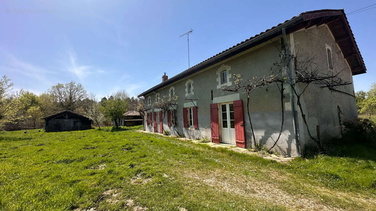 Maison à MOUSTEY