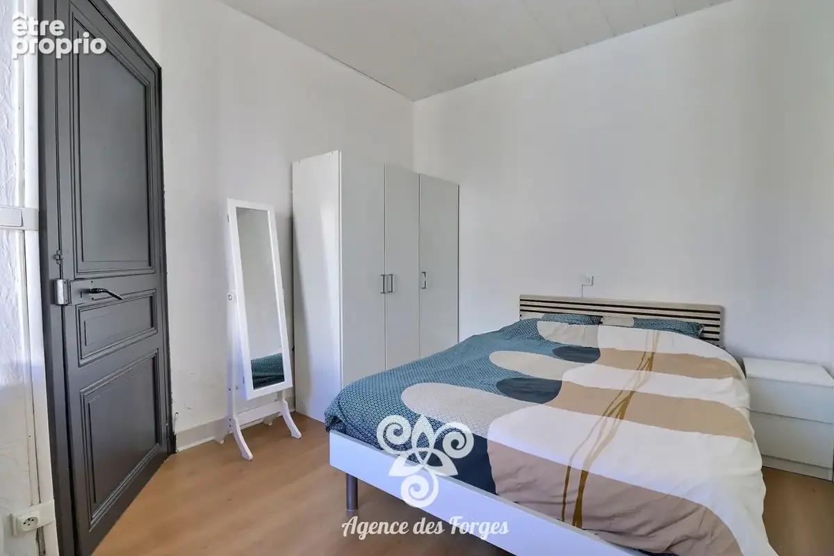 Maison de bourg, possibilité deux chambres, dépendances, grande terrasse - photo 7
