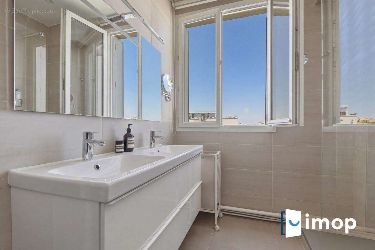 Appartement à PARIS-12E