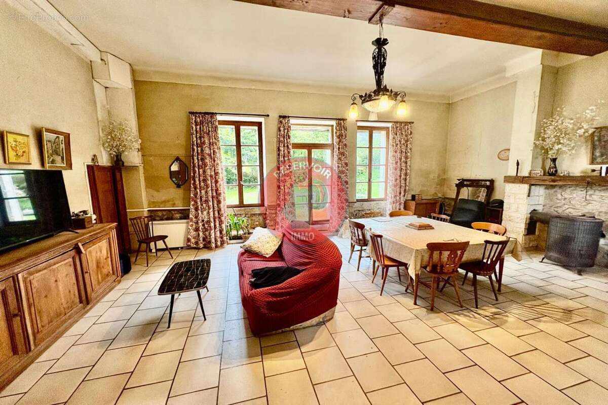 Maison à MOUX-EN-MORVAN