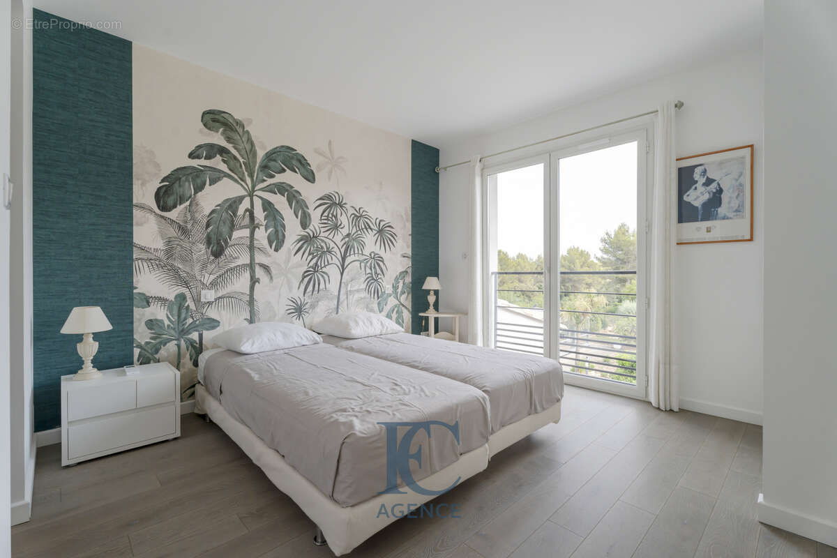 Maison de 232 m2 au calme - photo 8