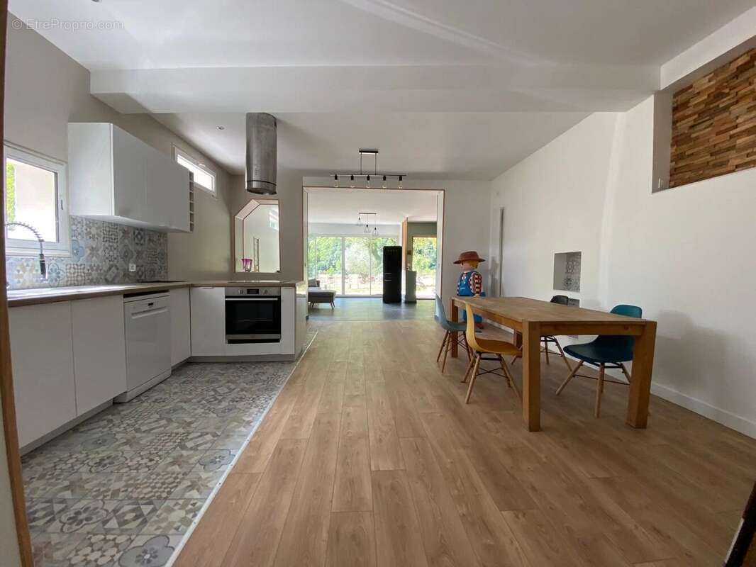 Maison à VEUREY-VOROIZE