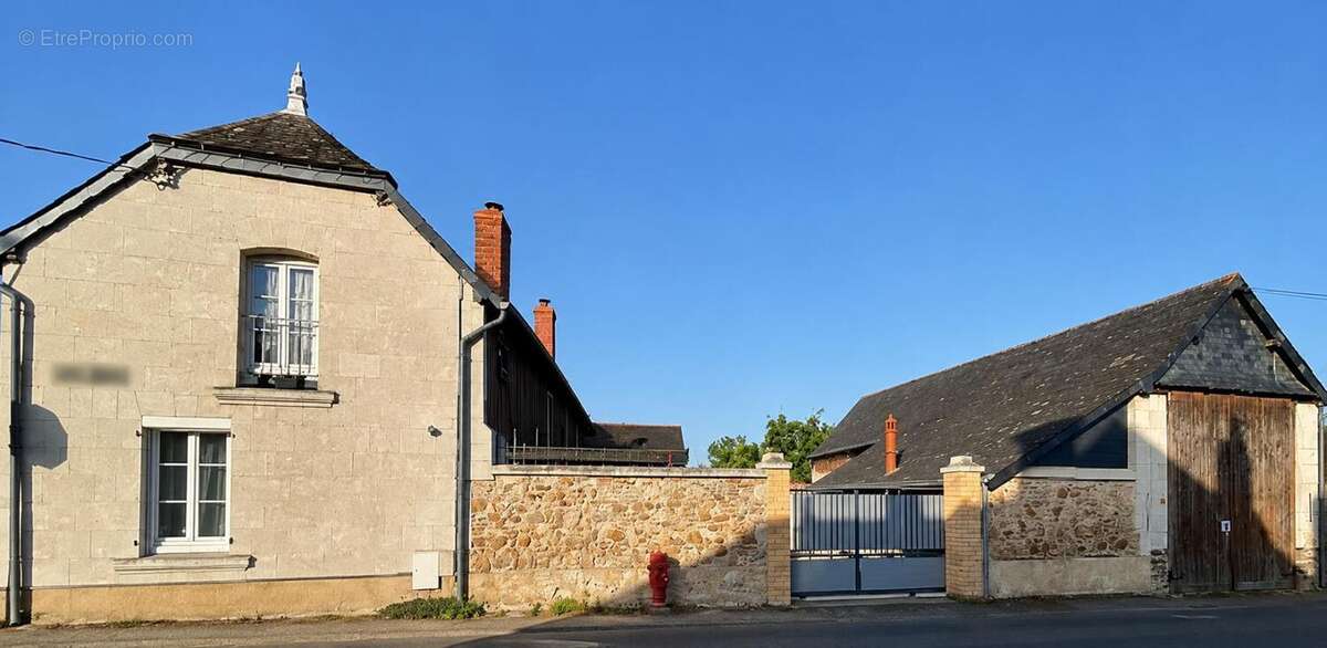 Maison à LA MENITRE
