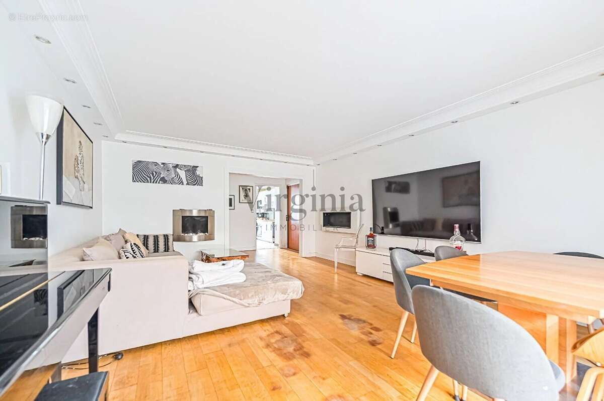 Appartement à CHARENTON-LE-PONT