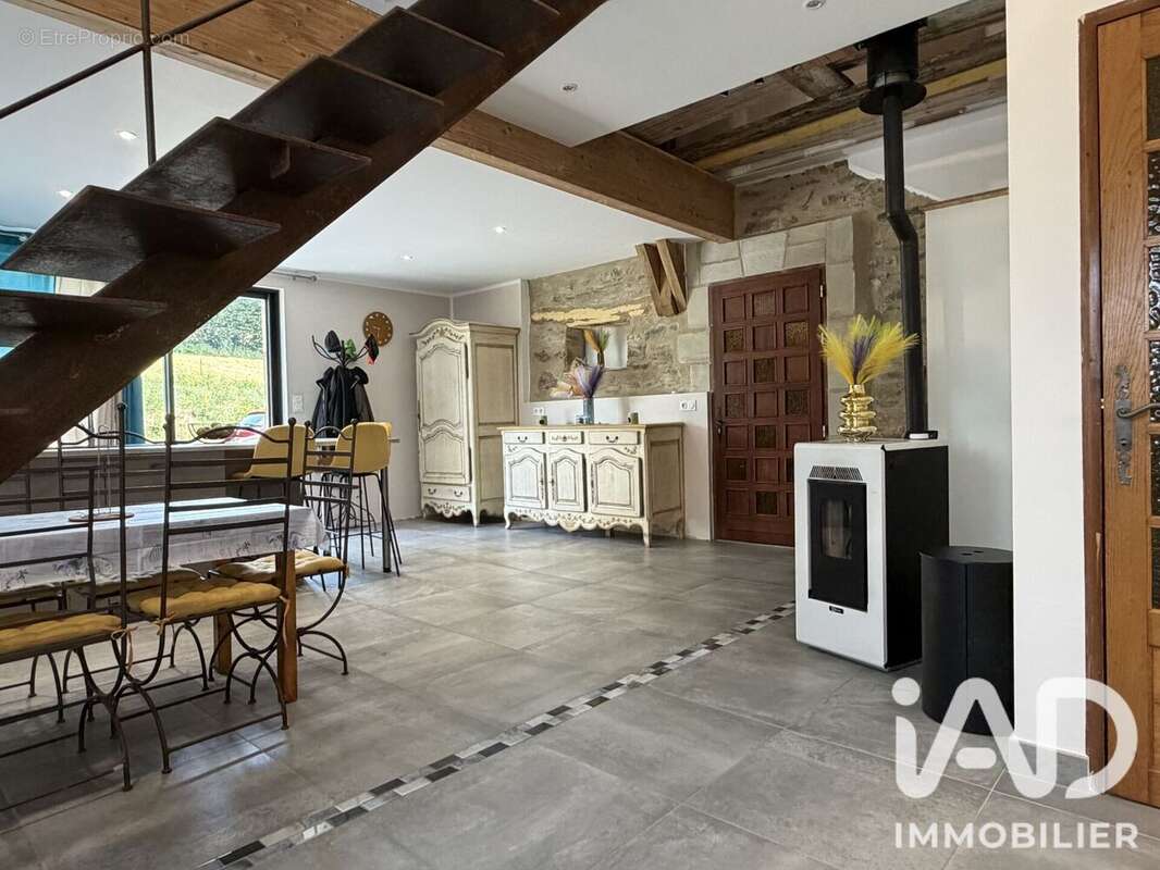 Maison 123 m² à Villefranche-De-Panat  - photo 9