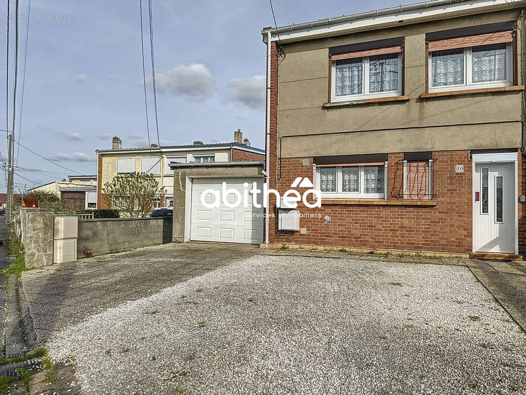 Maison à LOOS-EN-GOHELLE