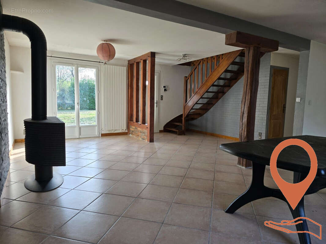 Maison à LA BUSSIERE