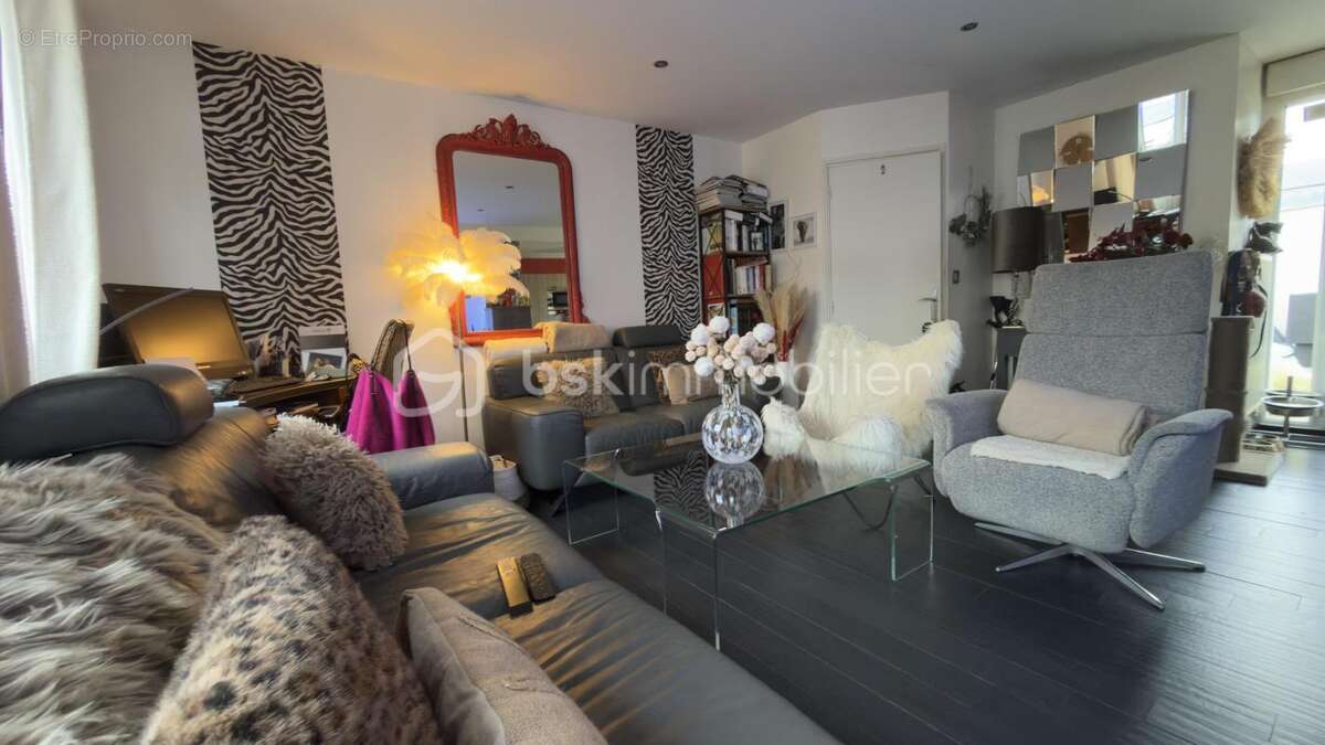 QUARTIER VERMANDOIS Maison de ville 82 m² – garage + sous‑sol – terrasse – confort moderne – Saint‑Quentin - photo 4