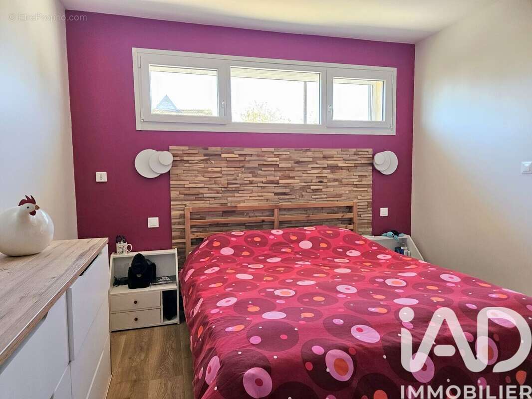 Maison 143 m² à Saint-Leger-Triey  - photo 4