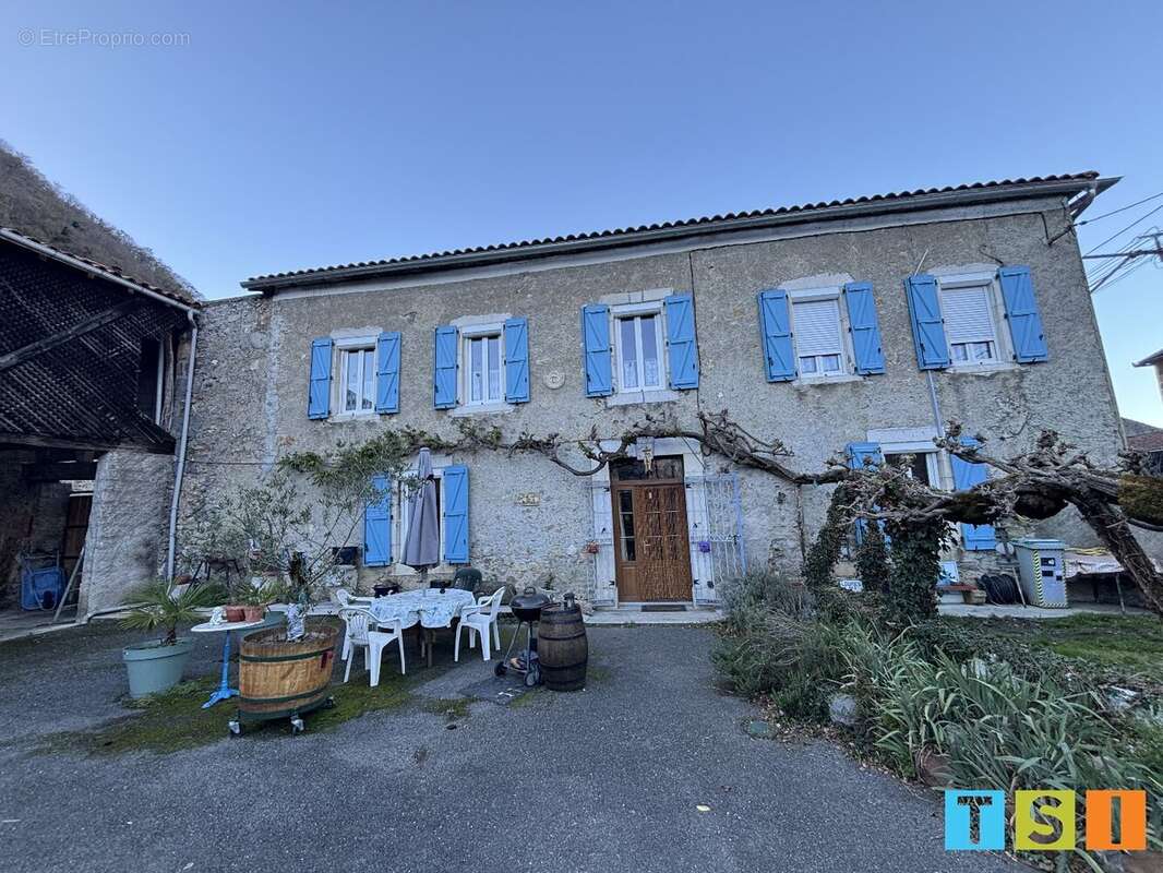 Maison à LOURES-BAROUSSE