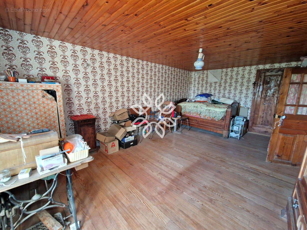 Maison de campagne avec dépendances et terrain de 1 193 m2 à Laurie - photo 17