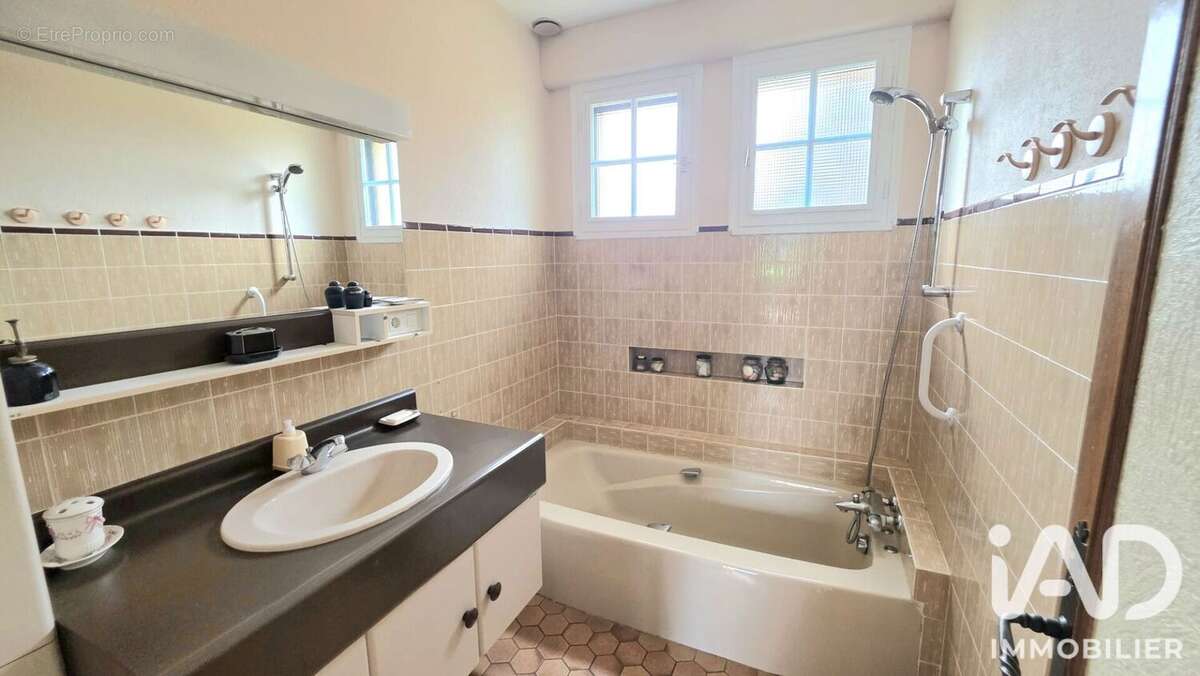 Maison 133 m² à Saint-Gildas-De-Rhuys  - photo 8