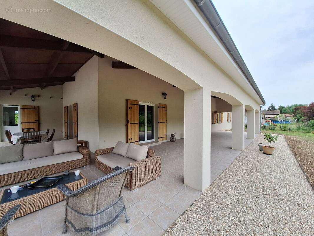 Maison 250 m² à Sainte-Severe  - photo 27