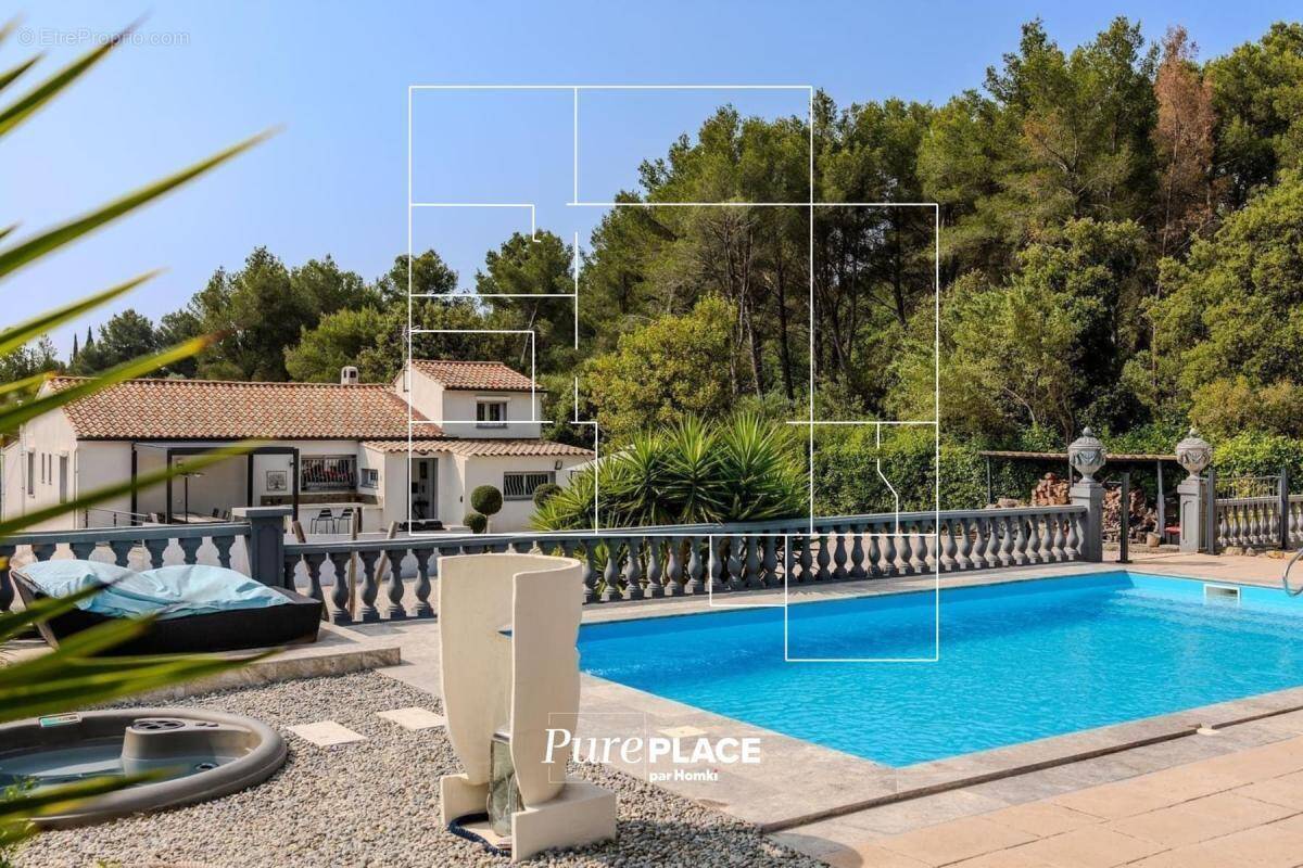 Maison/Villa T4 de 140 m2 à Évenos 83330 - photo 1