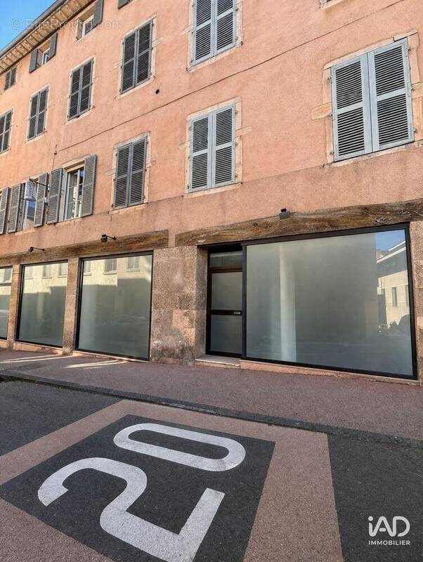 Photo 1 - Commerce à MACON