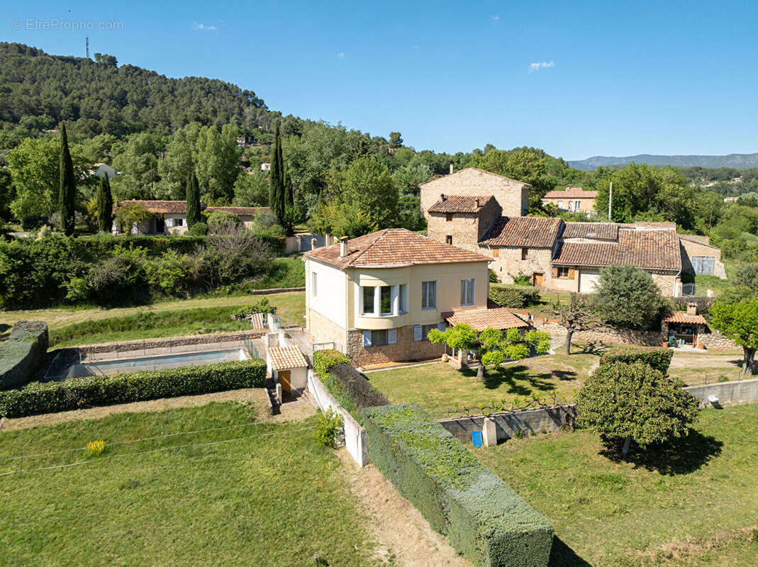 Maison à SALERNES