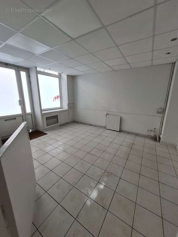 Commerce à PARIS-19E