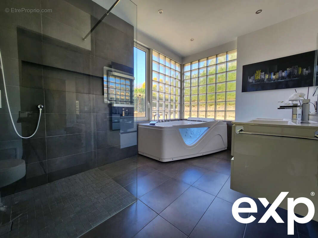 Maison à CORNEILLA-LA-RIVIERE