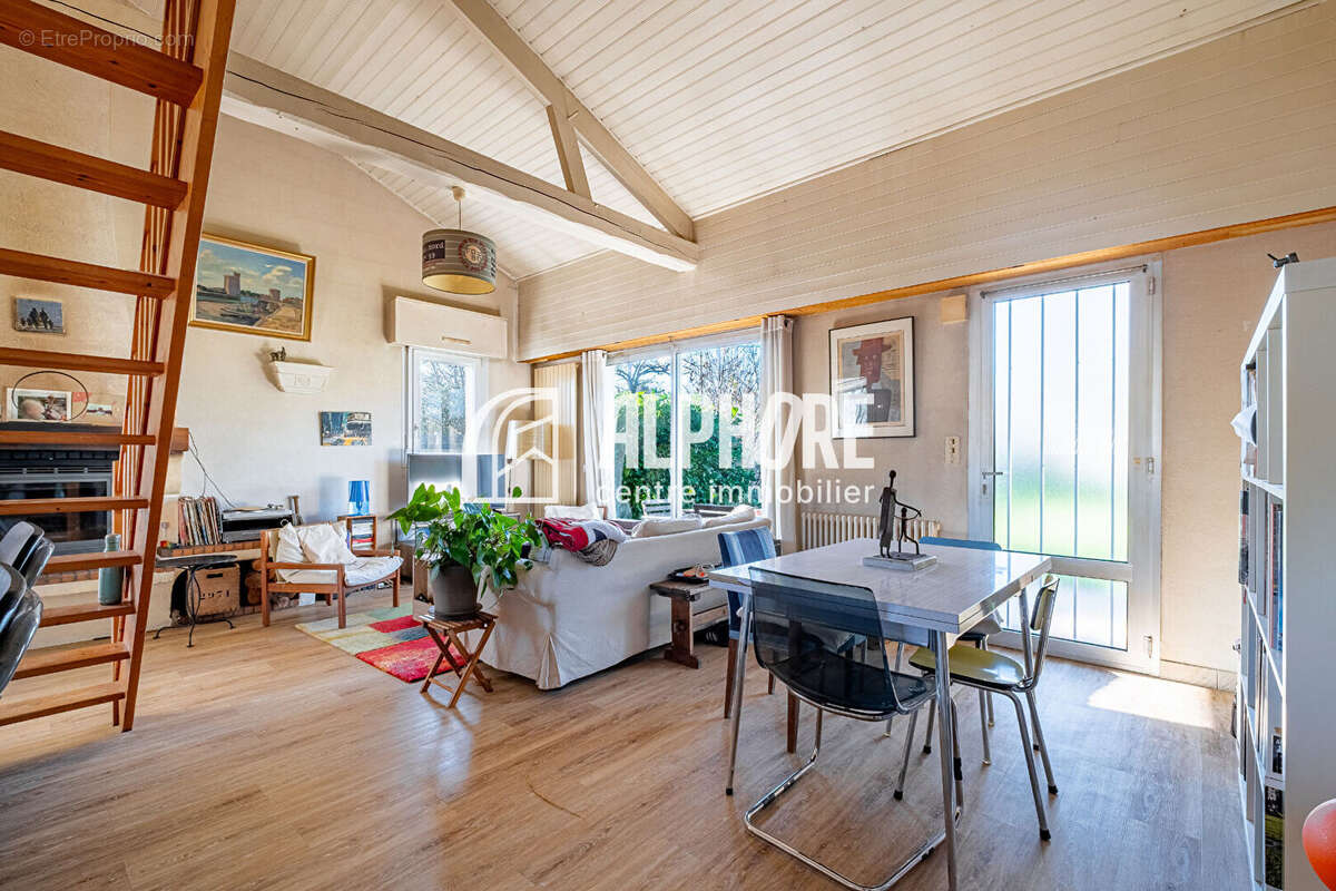 Maison Familiale à Pornic T5  - 4ch - de 97 m² - véranda de14 m²  (111 m² au total), grand garage - photo 3