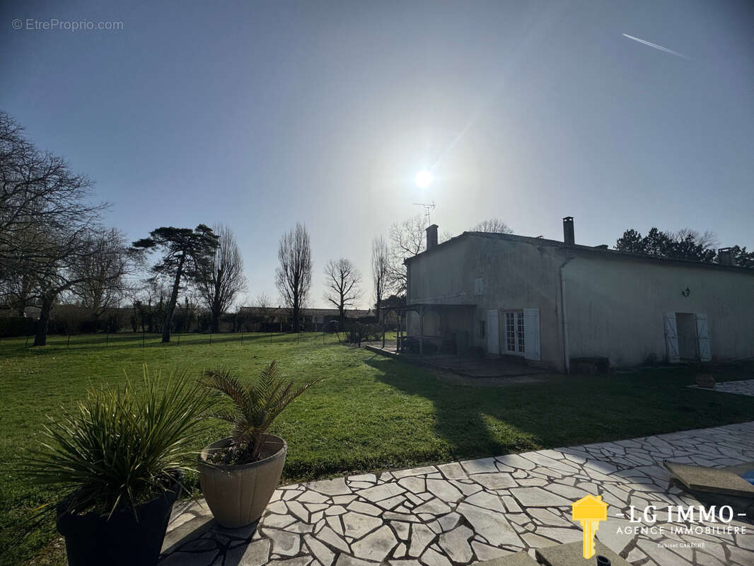 Maison à SAINT-SIGISMOND-DE-CLERMONT