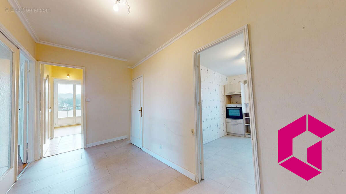 Appartement à SAINT-ETIENNE