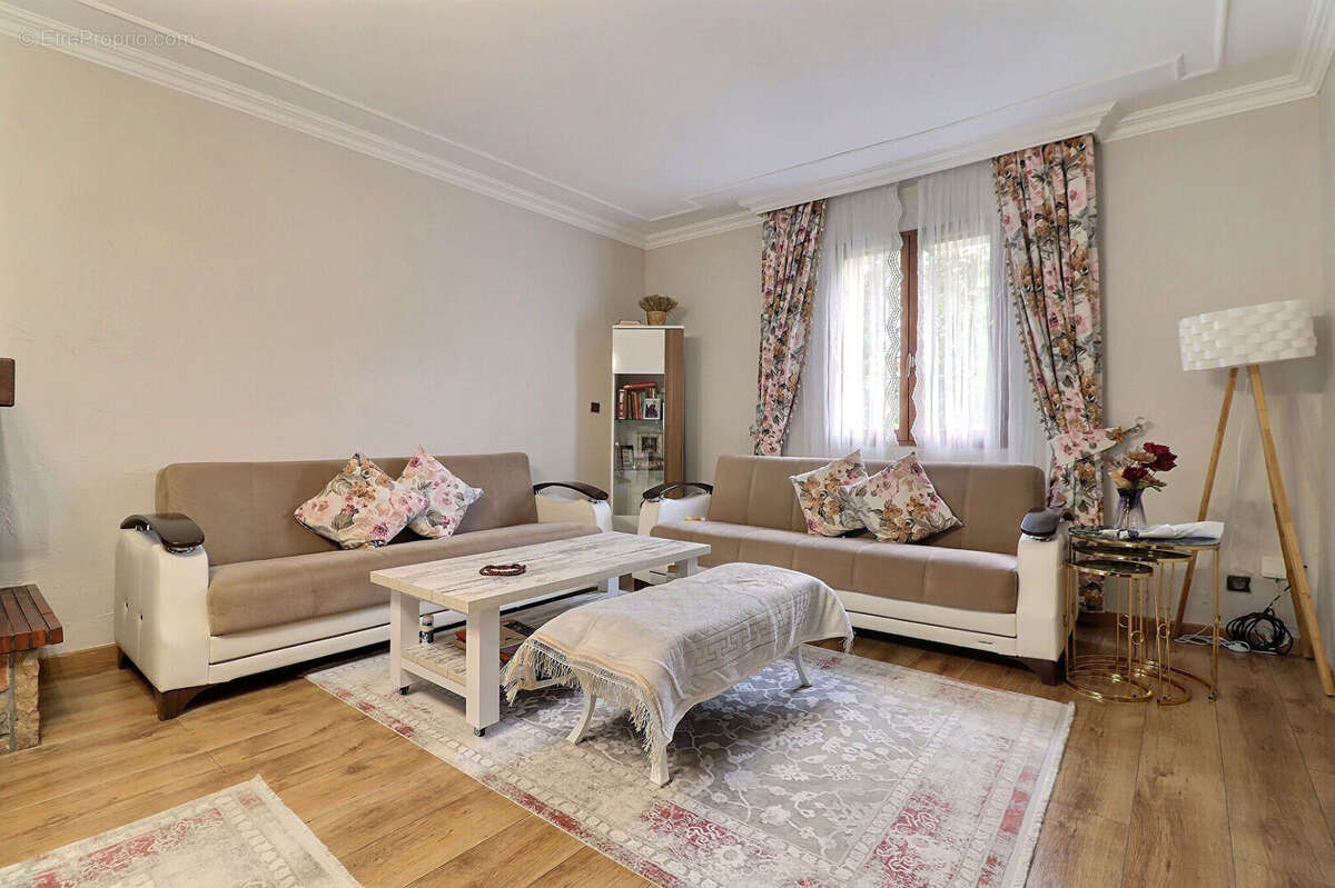 Maison à MONTIGNY-LES-CORMEILLES