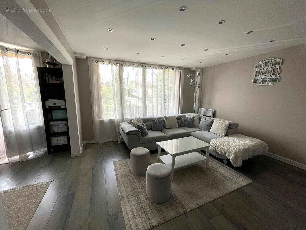 Appartement à EPINAY-SUR-SEINE