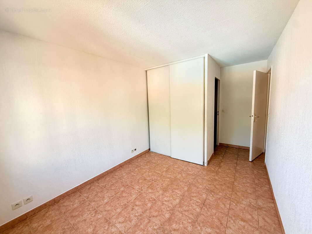 Frejus - 4 pieces 85m2 - terrasse - piscine - photo 13