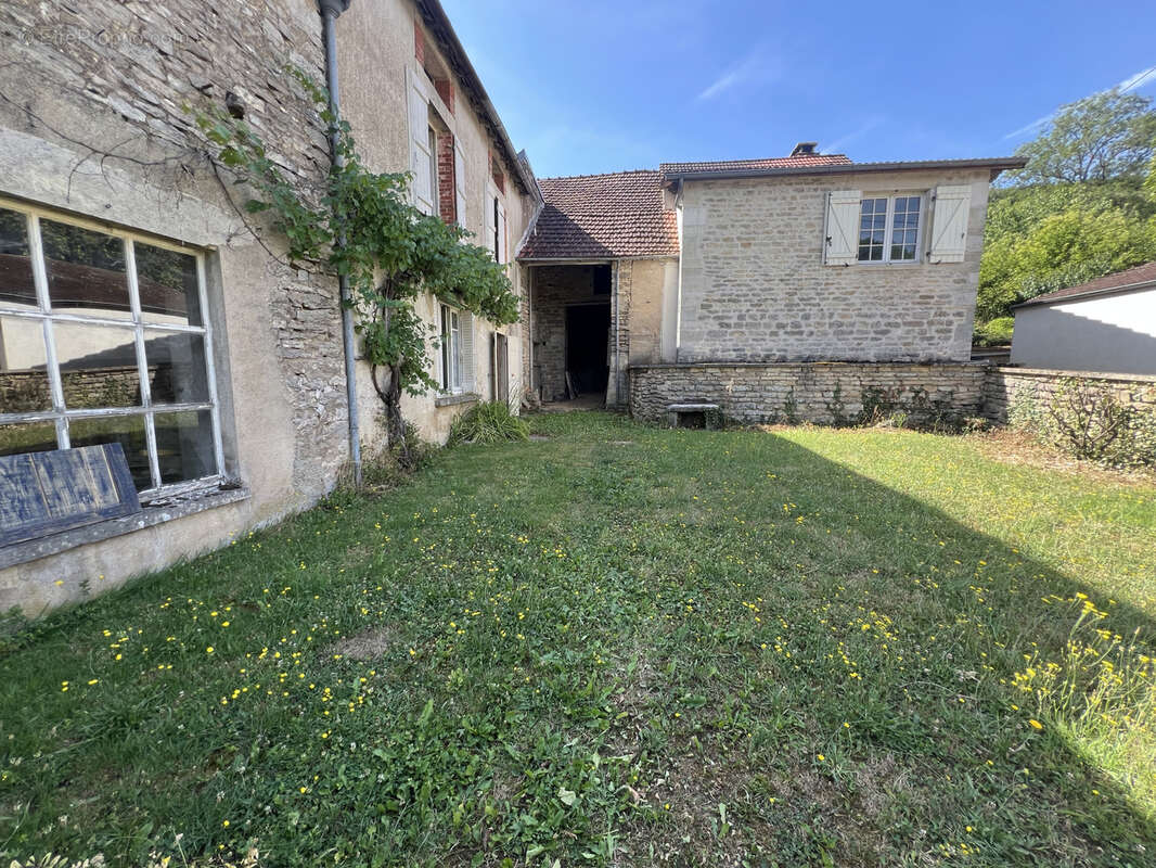 Maison avec atelier - photo 12