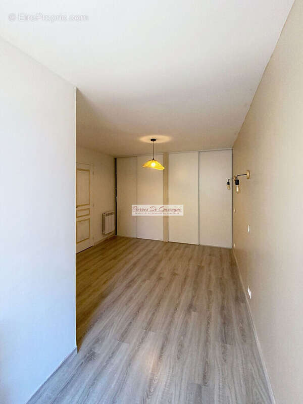 CHAMBRE ETAGE - Maison à FLEURANCE