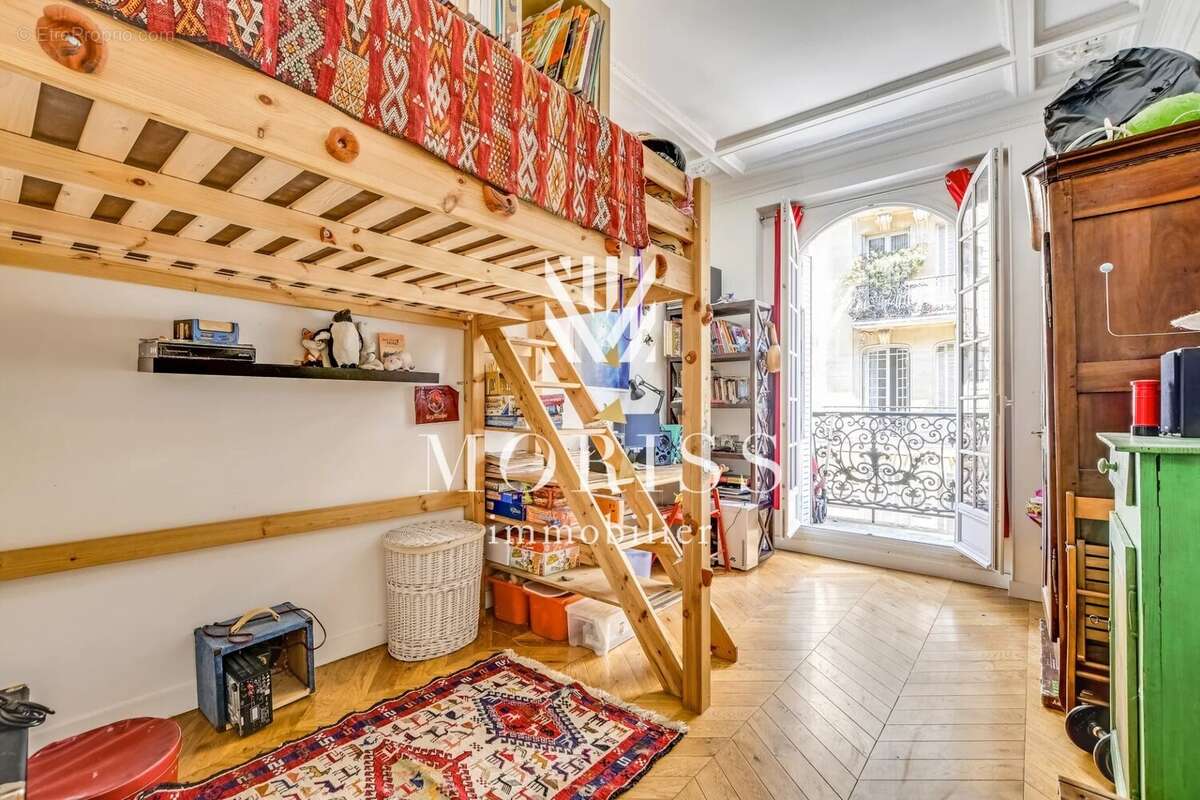Appartement à PARIS-14E
