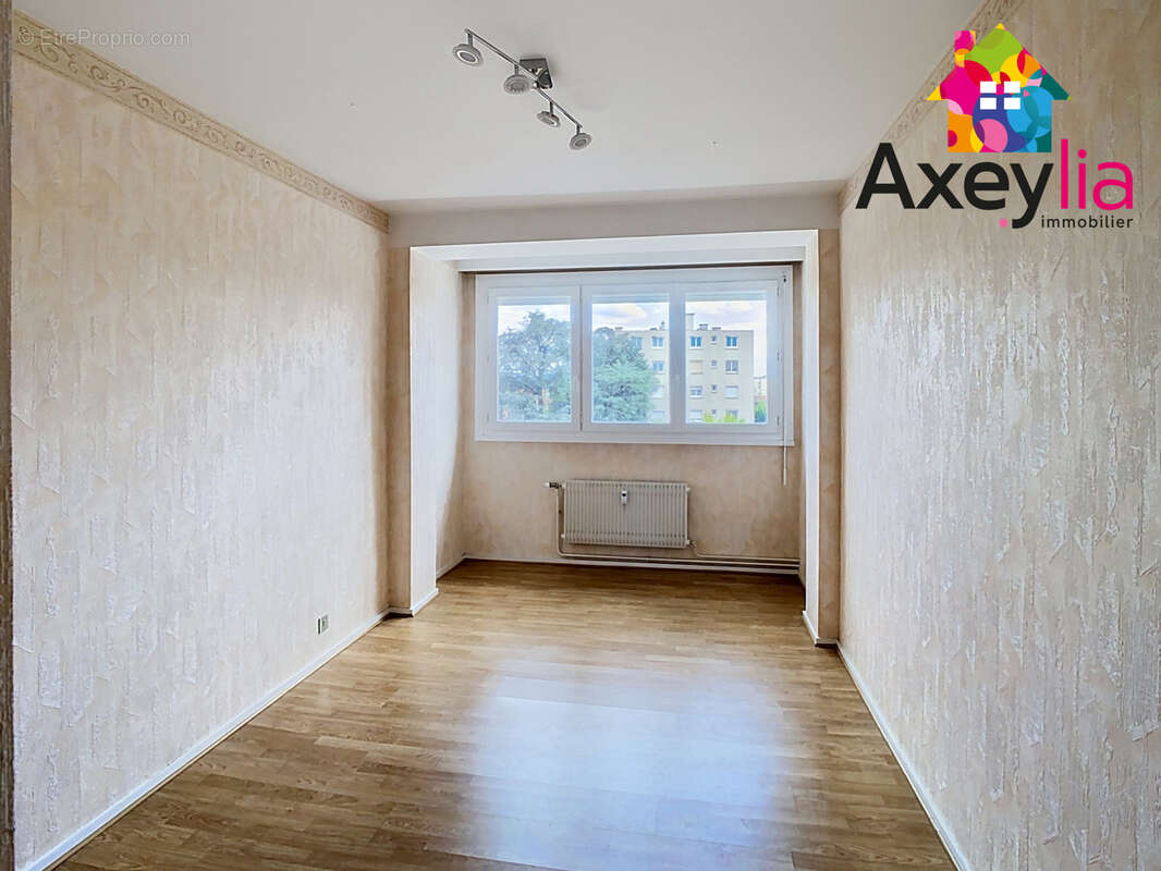 Appartement à LE COTEAU