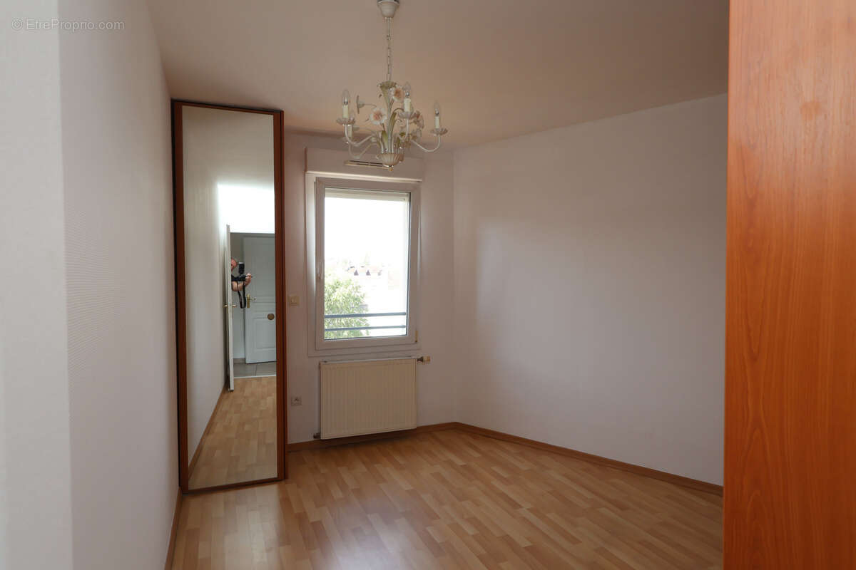 Montigny centre  appartement climatisé avec terrasse 3 chambres 2 garages ascenseur - photo 7
