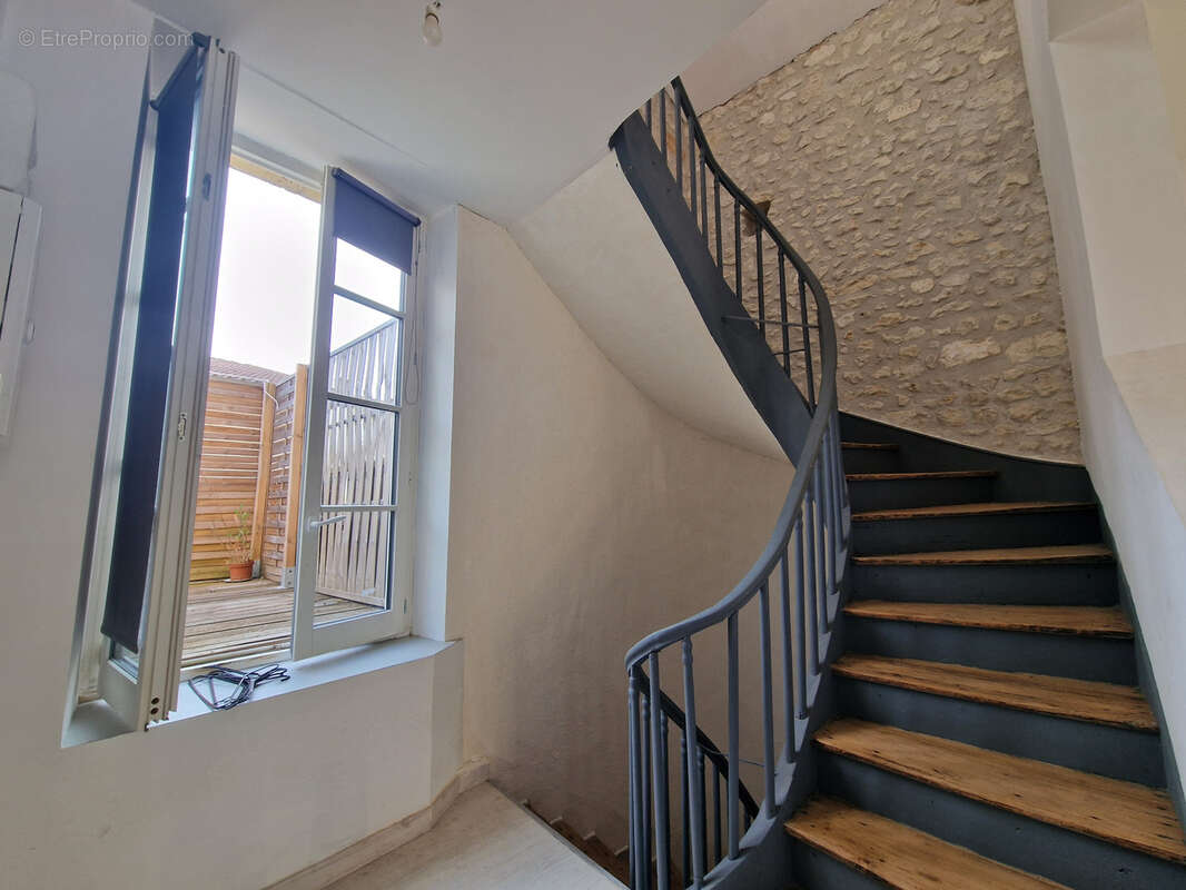 Appartement à BARBEZIEUX-SAINT-HILAIRE