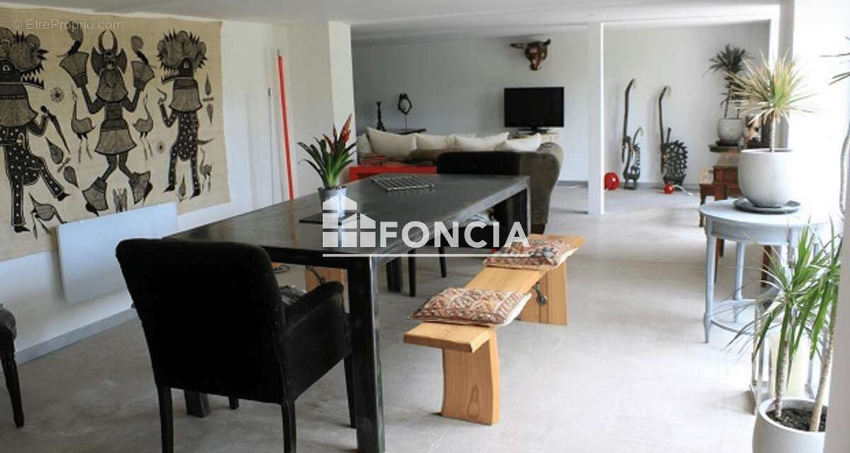 Appartement à COGOLIN