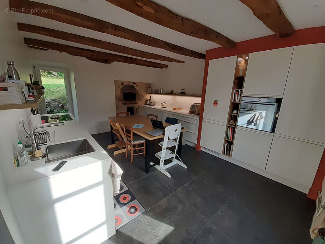 Maison à SAINT-PRIEST-SOUS-AIXE