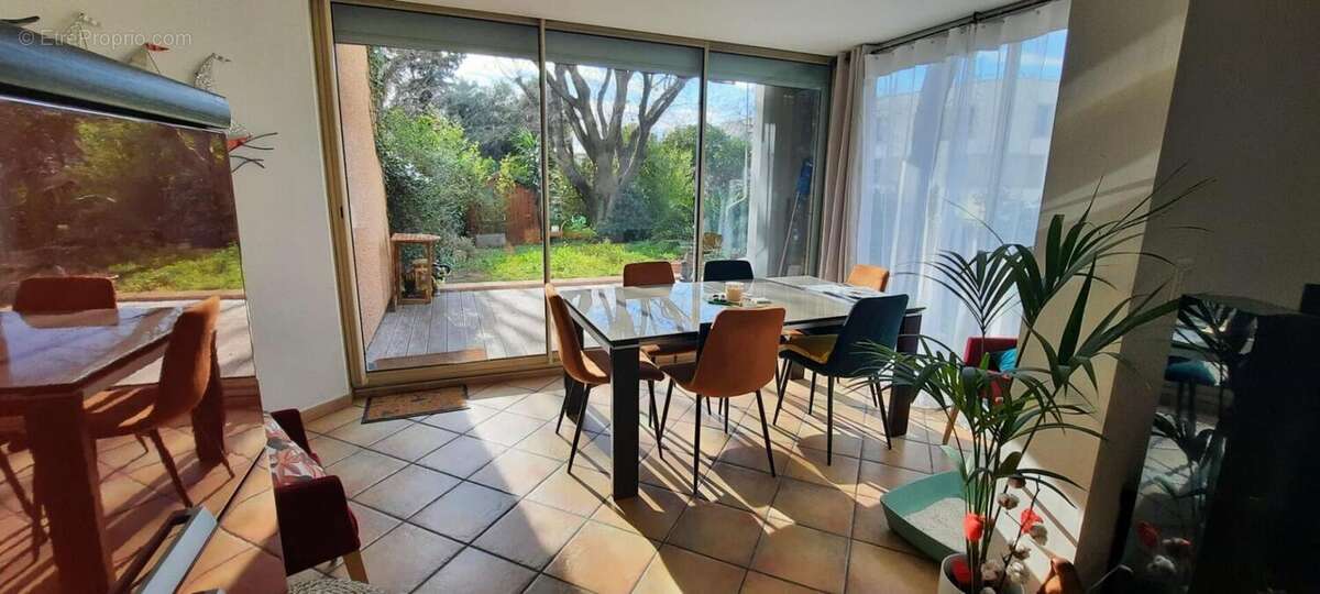 Appartement à MARSEILLE-9E