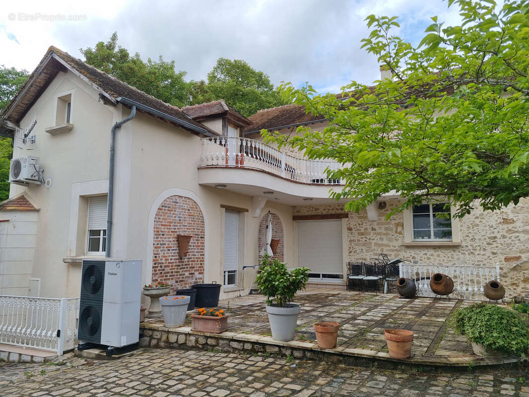 Maison à BRUYERES-LE-CHATEL