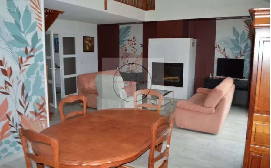 Maison 117 m² à Combs-La-Ville  - photo 9