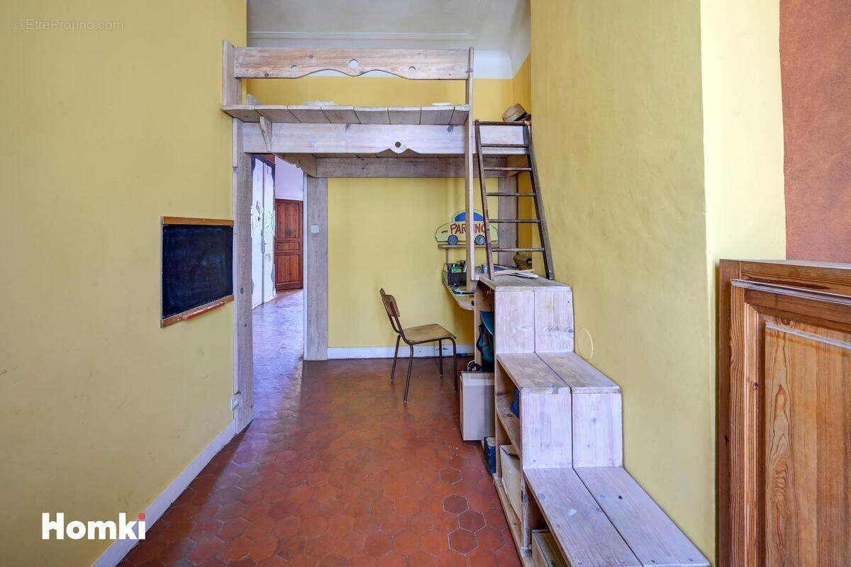 Appartement à MARSEILLE-6E