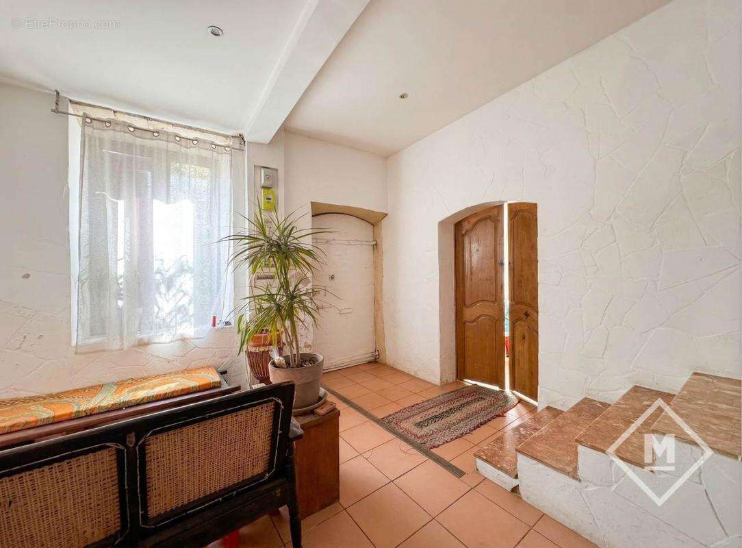 Appartement à MARSEILLE-4E