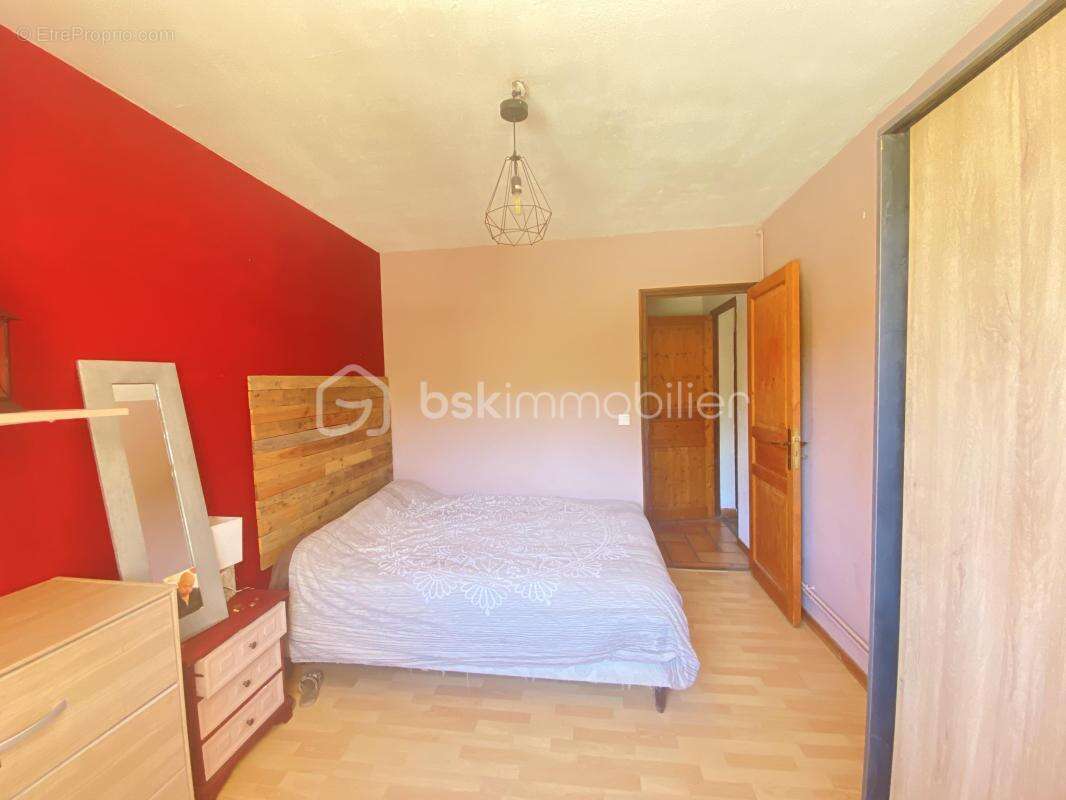 Maison à LA ROQUE-D'ANTHERON