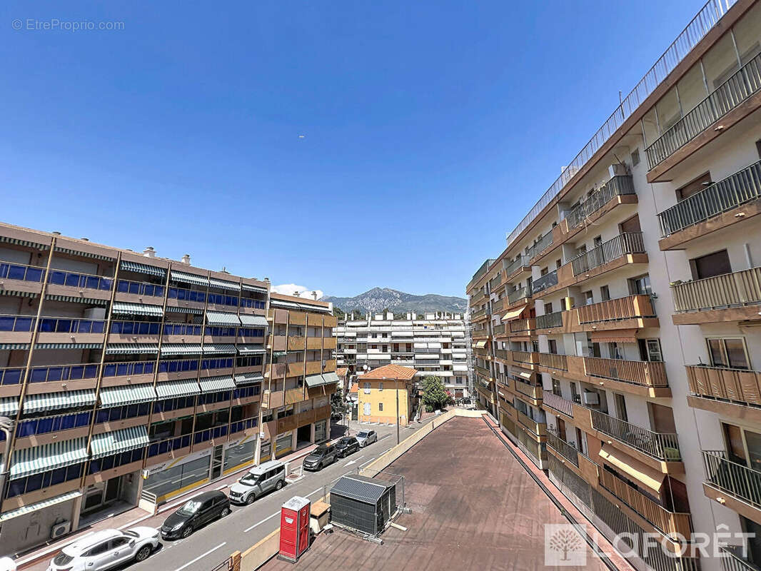 Appartement à ROQUEBRUNE-CAP-MARTIN