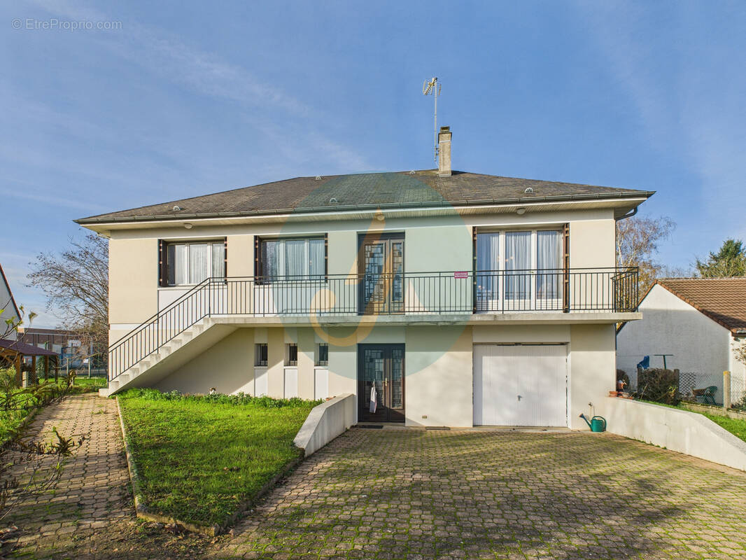 Maison à FOURCHAMBAULT